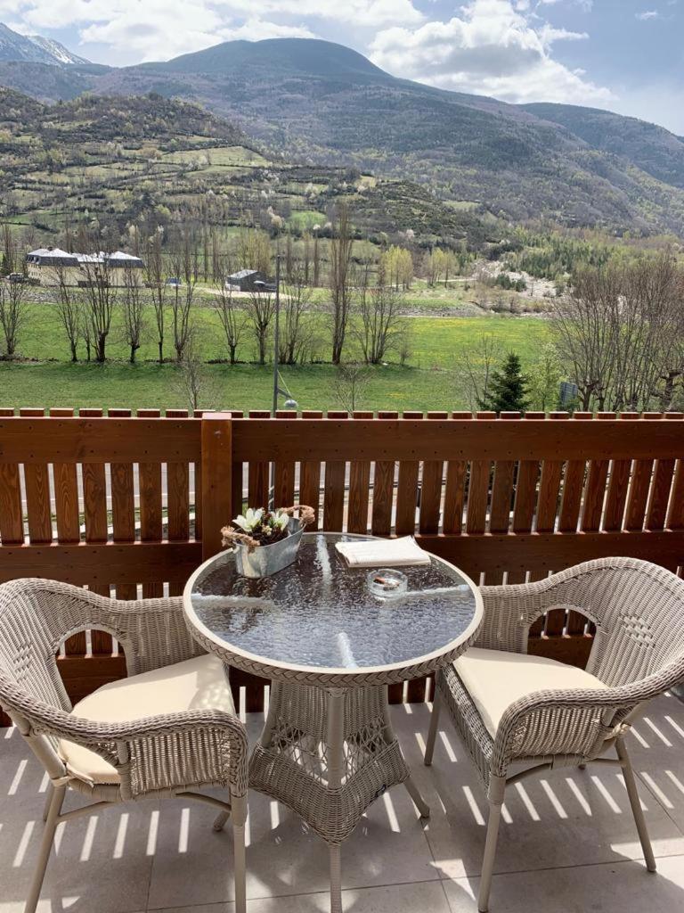 Tuca Del Mont Apartman Benasque Kültér fotó