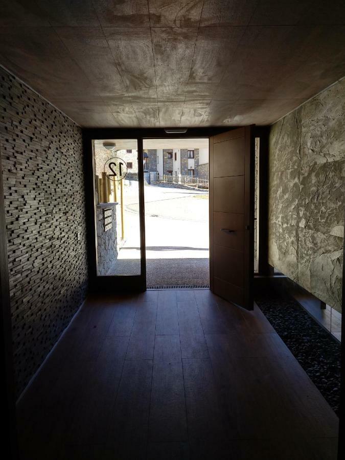 Tuca Del Mont Apartman Benasque Kültér fotó
